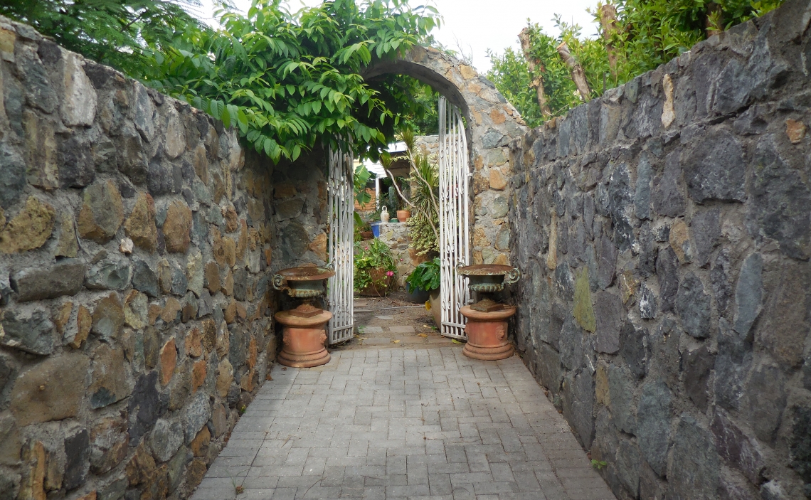 Private entrance Daron Villa Almond grove SXM