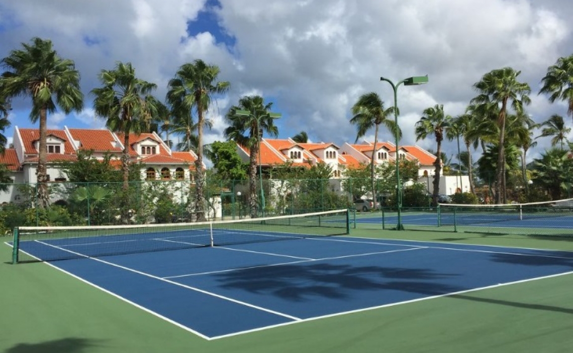 tennis courts 