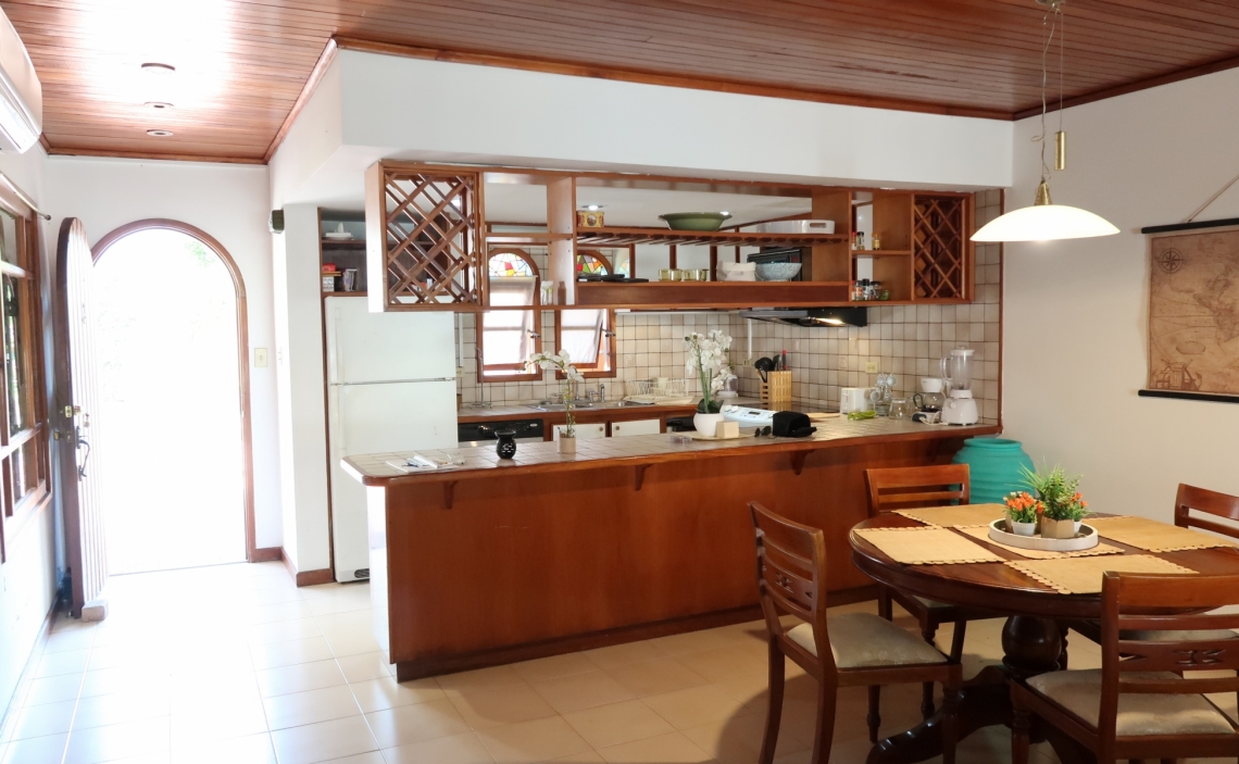 Condo entrance
Kitchen
Dining area