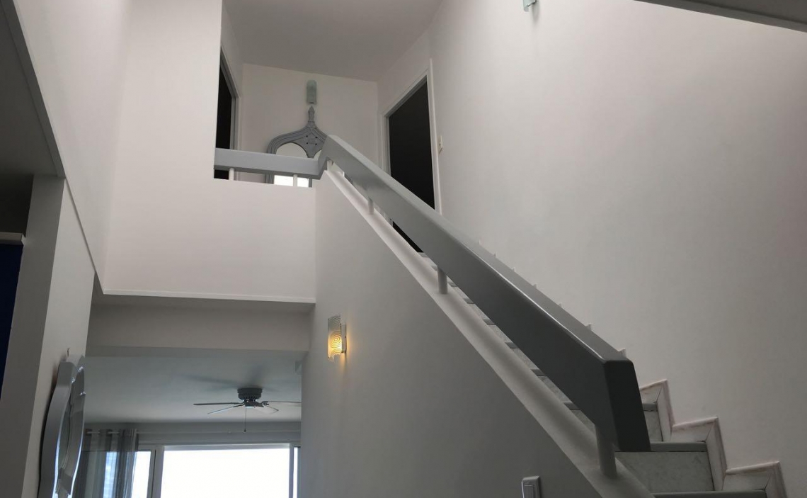 stairs to bedroom 