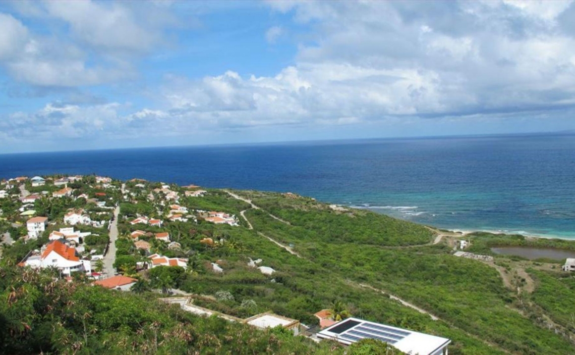 large plot of land for sale in red pond sxm